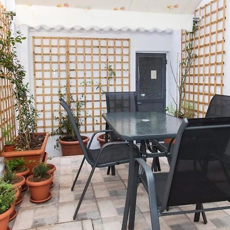 Beautiful New Apartment In Petralona أثينا المظهر الخارجي الصورة