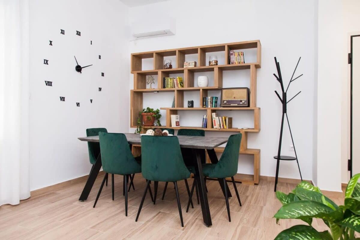 Beautiful New Apartment In Petralona أثينا المظهر الخارجي الصورة