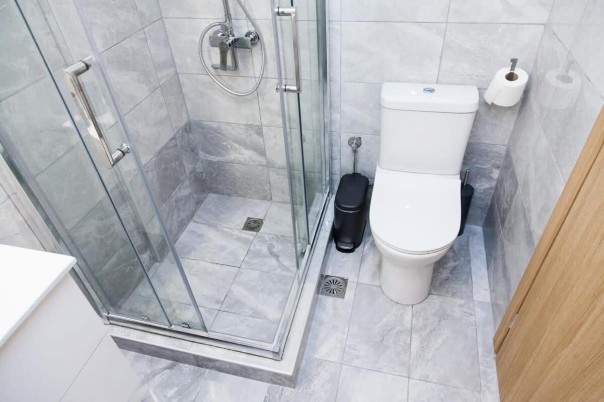 Beautiful New Apartment In Petralona أثينا المظهر الخارجي الصورة